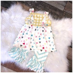 The Khi Capri Set